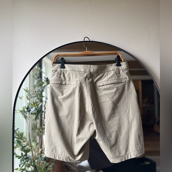 LULULEMON | commission classic fit 9 inch inseam | size 32 - Picture 4 of 5